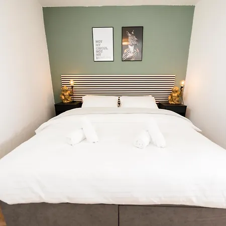 Apartment Kocasa-apartments, Zentrum, Wifi, Balkon, Parkplatz, Waipu-tv, City-apartment 01 Pforzheim