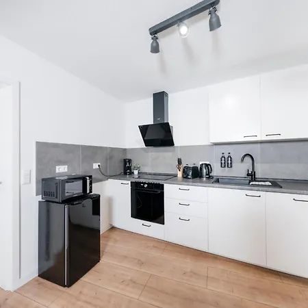 Apartment Kocasa-apartments, Zentrum, Wifi, Balkon, Parkplatz, Waipu-tv, City-apartment 01